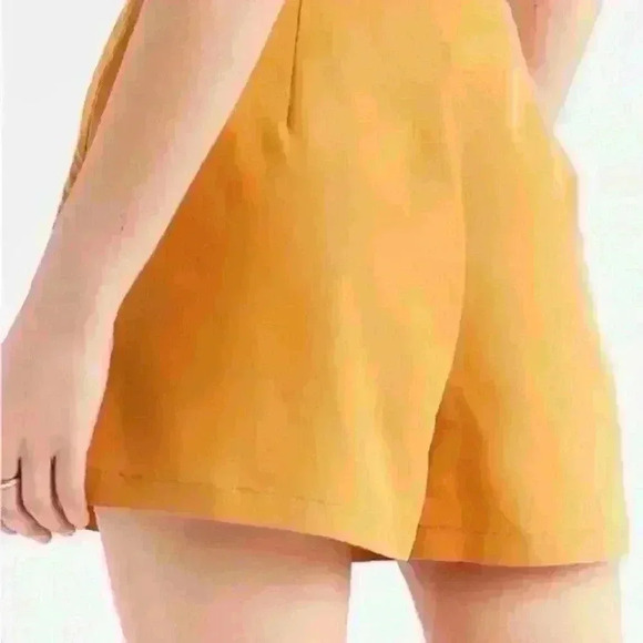 NWT Urban Outfitters Utopia Pleated Short Orange Mustard Yellow Zipper Size 2 - Picture 4 of 11
